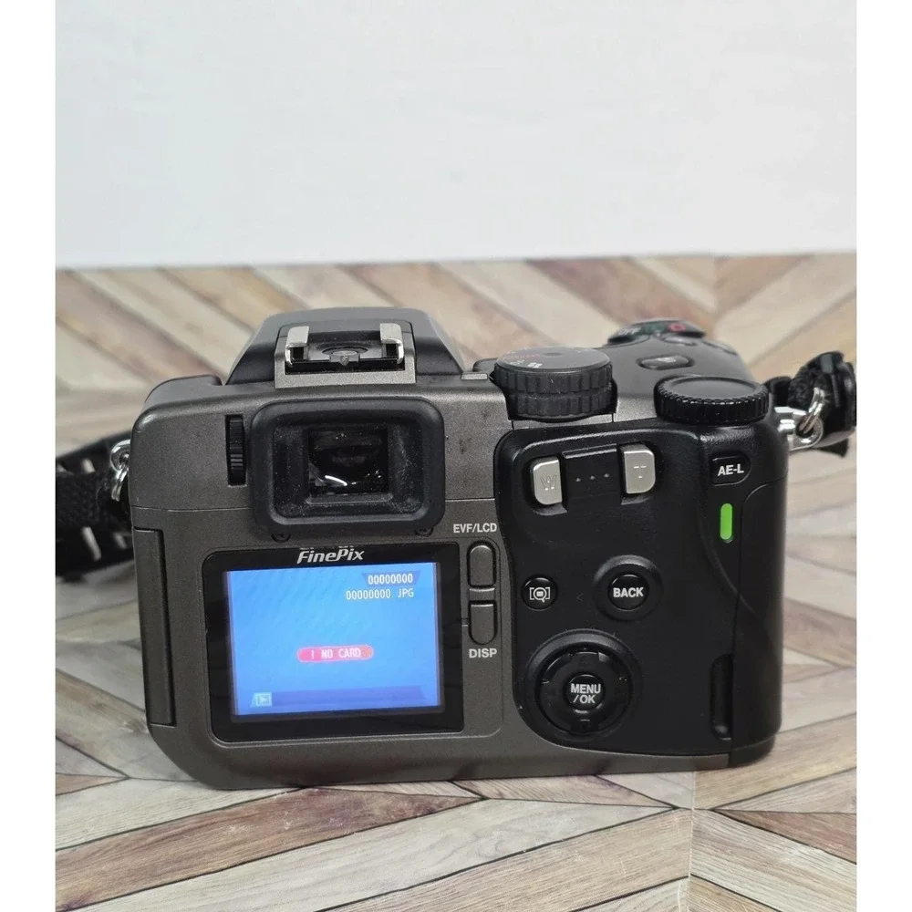 Fujifilm Finepix S602 Zoom 3.1MP Digital Bridge Camera 6x Optical Zoom Tested